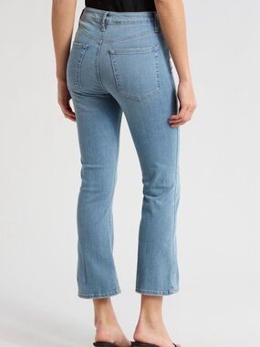 FRAME Le Crop Boot Jeans—light wash. Worn once—great conditions